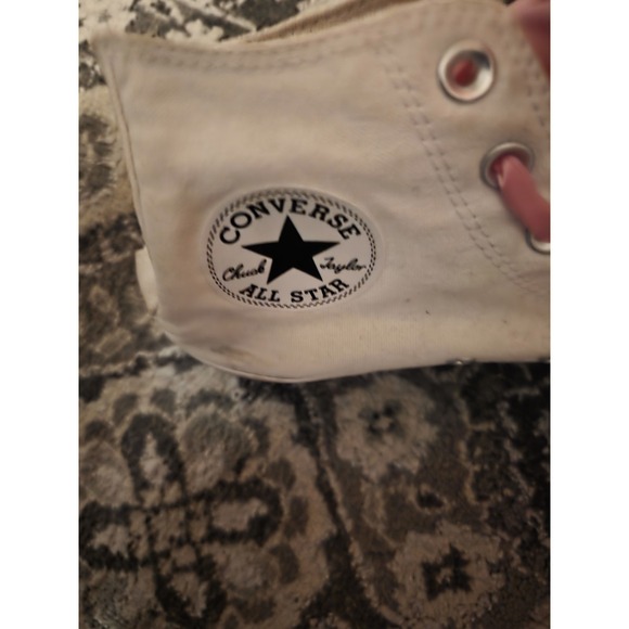 Converse Chuck Taylor Tennis Shoes. Womens Size 8. White With Pink Shoelaces... - Picture 6 of 9